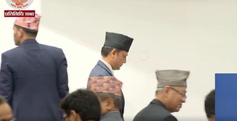 तेस्रो पटक पनि अवरोध भएपछि संसद बैठक स्थगित गरेर हिँडे सभामुख